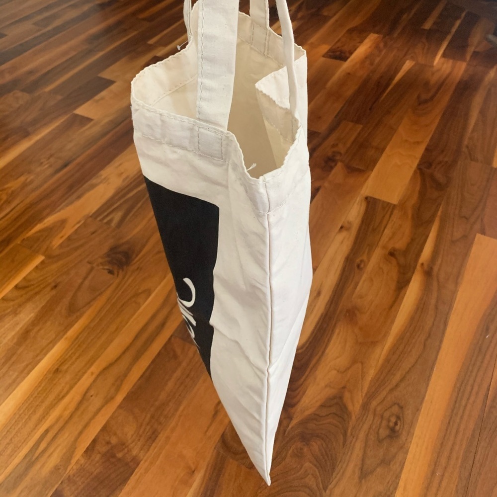 MADE BY FREE WOMEN flat tote, NEW - Picture 5 of 6